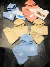 Load image into Gallery viewer, Thick Fleece Hooded Jogger Set Inc T-shirt