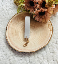 Load image into Gallery viewer, Luxury Saffiano Fine Grain Wristket Keyring
