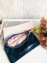 Load image into Gallery viewer, Luxury Velvet Make Up Bag

